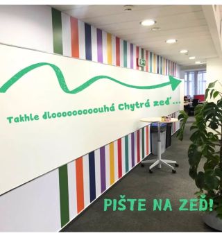 😎 Jednou z výhod Chytré zdi je to, že její rozměr a tvar je jenom na vás ☝🏽 Třeba přes celou dlouhou chodbu. Debatujte s...
